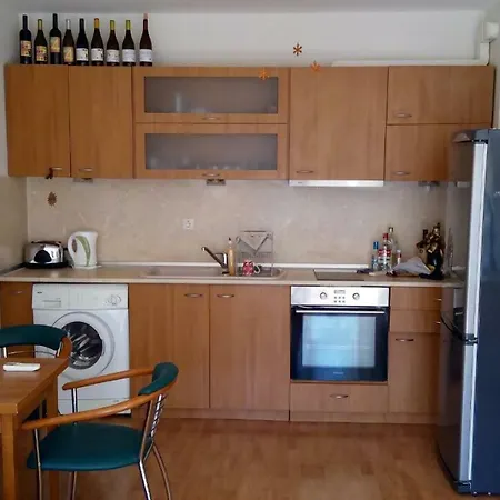 Мануела Apartment *